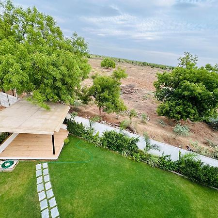 Karmabhumi 1 Villa Satej ภายนอก รูปภาพ