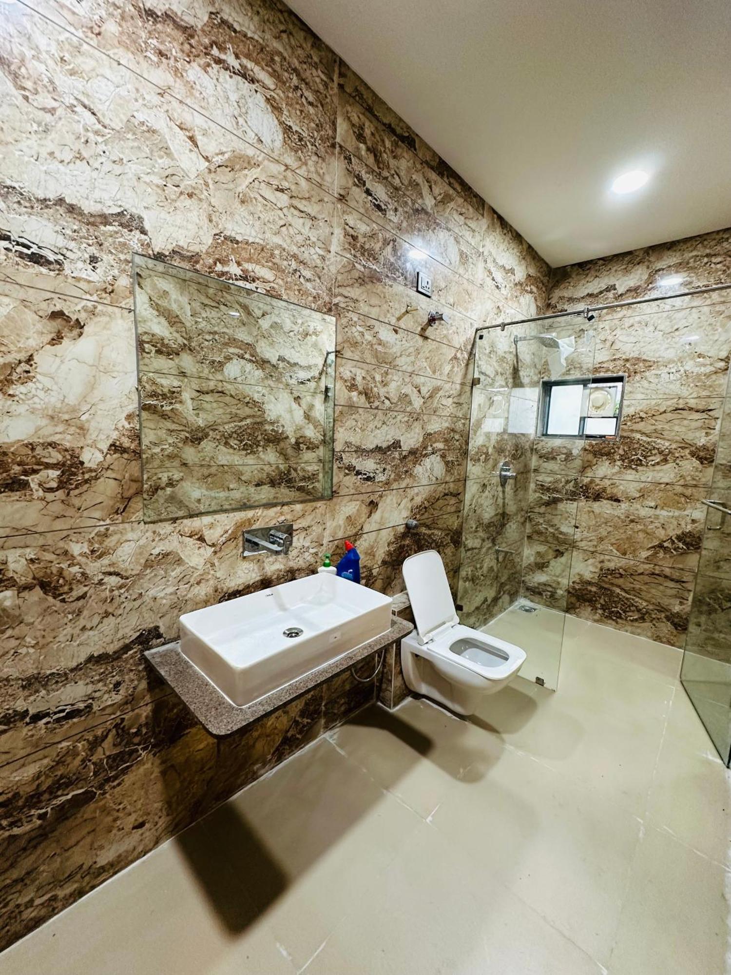 Karmabhumi 1 Villa Satej ภายนอก รูปภาพ