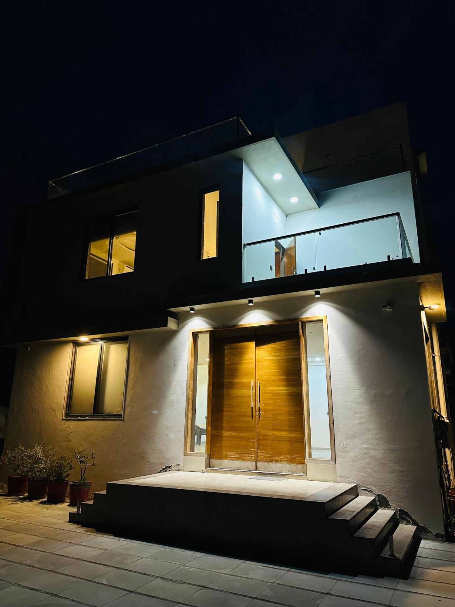 Karmabhumi 1 Villa Satej ภายนอก รูปภาพ