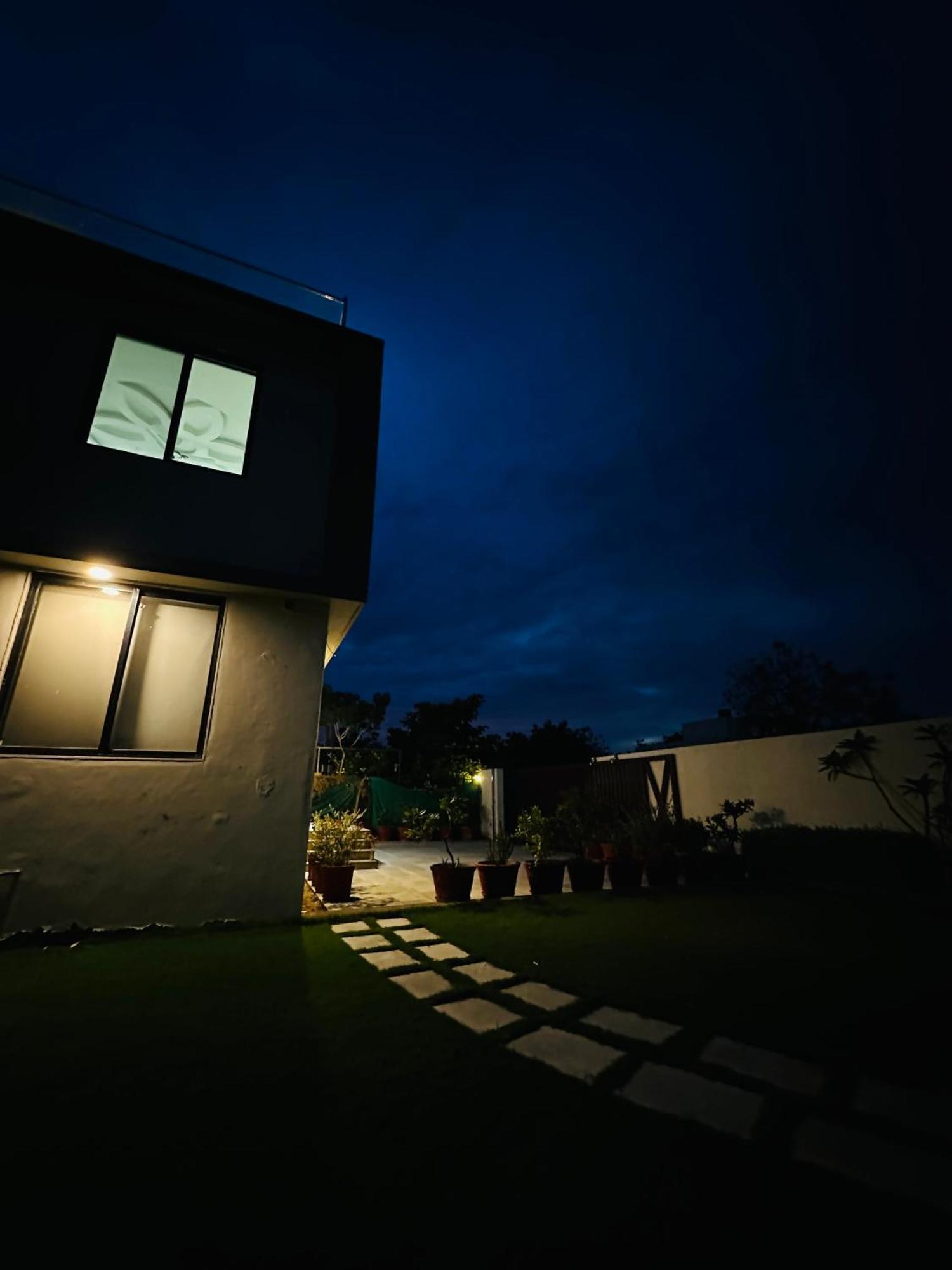Karmabhumi 1 Villa Satej ภายนอก รูปภาพ