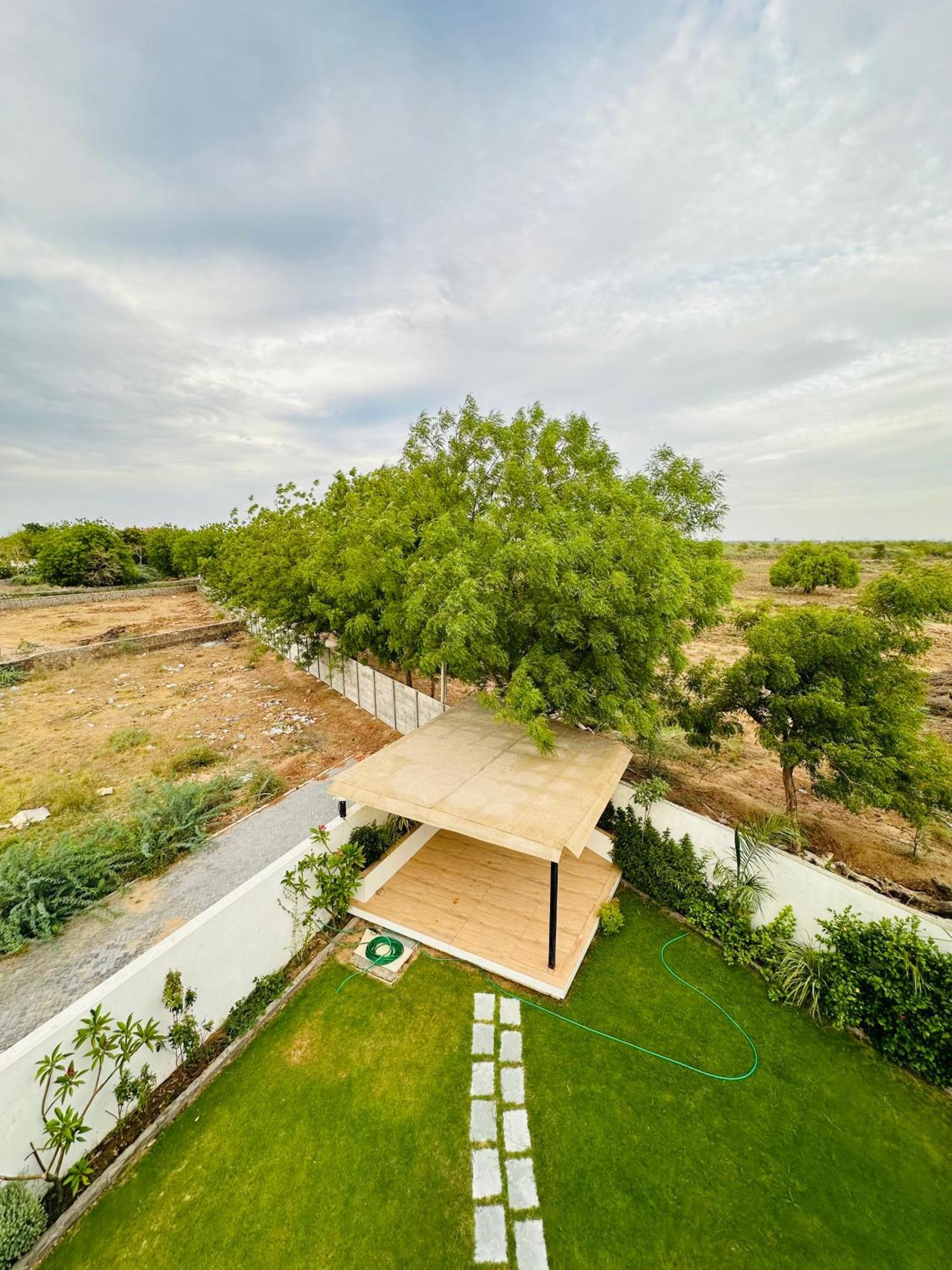 Karmabhumi 1 Villa Satej ภายนอก รูปภาพ