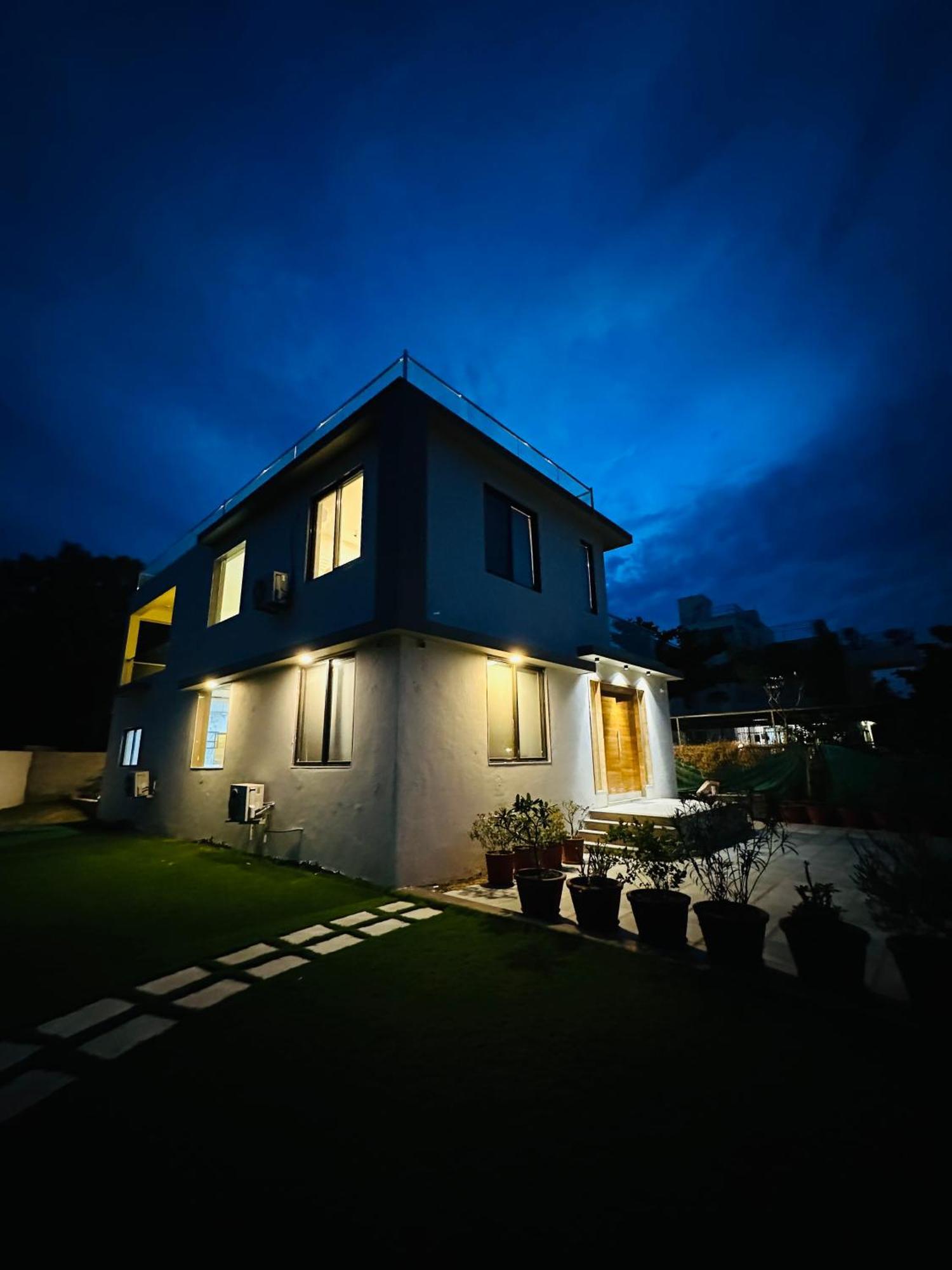 Karmabhumi 1 Villa Satej ภายนอก รูปภาพ
