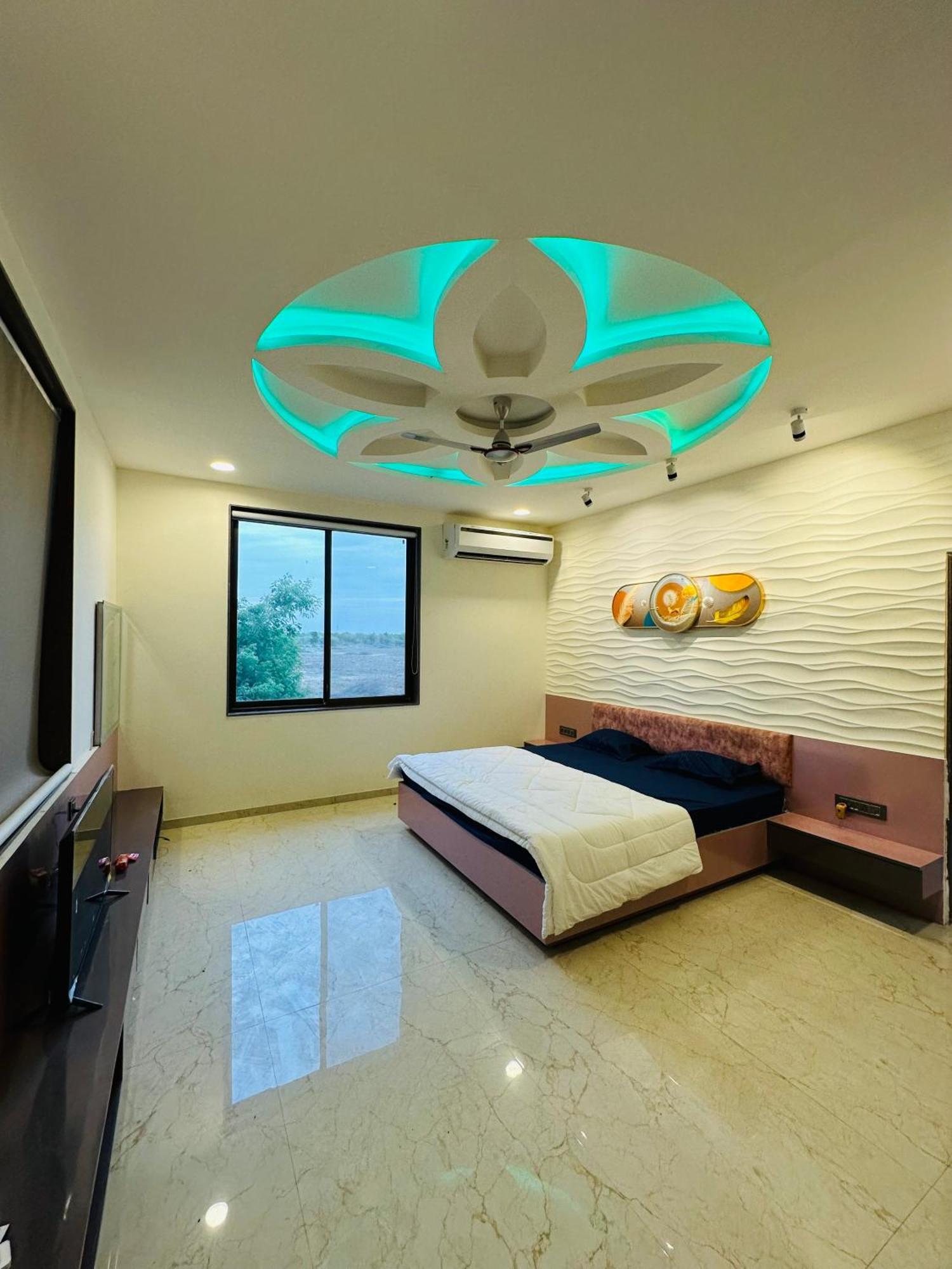 Karmabhumi 1 Villa Satej ภายนอก รูปภาพ