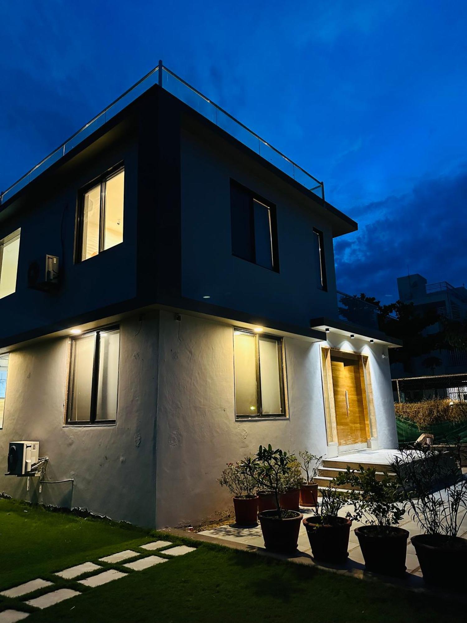 Karmabhumi 1 Villa Satej ภายนอก รูปภาพ